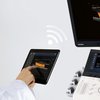 thumb: Aplio i800 wird ferngesteuert mit drahtlosem Tablet
